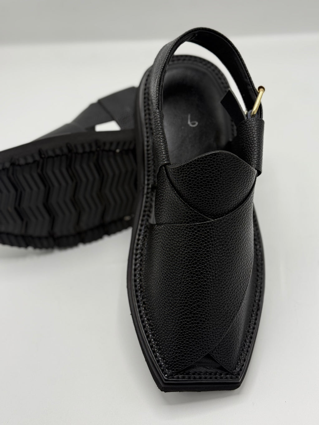 Air Kaptan Black Dotted (Medicated Sole)