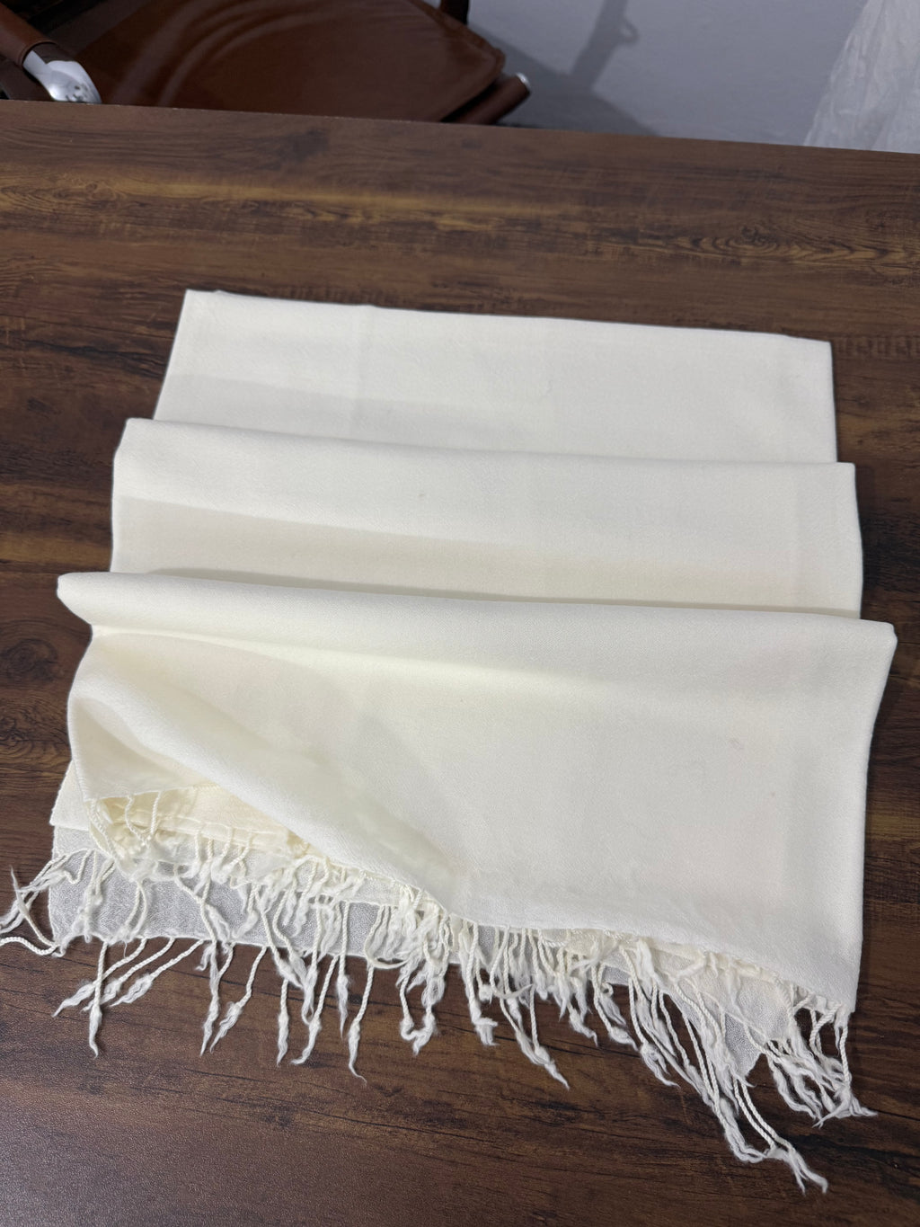 Barveza Special Ladies Plain White Shawl