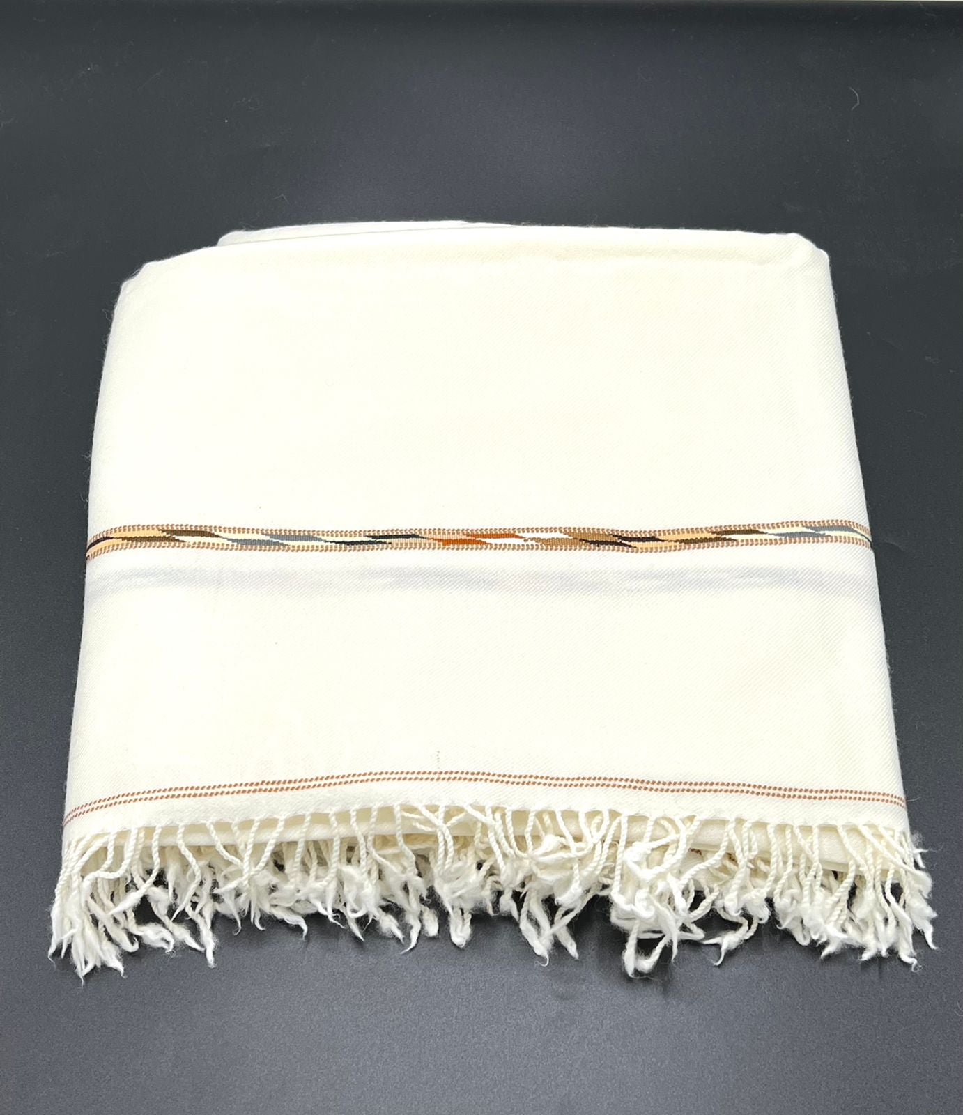 Barveza Special Woollen Shwal White(Price 15 Thousand)